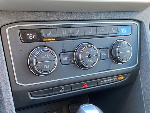 Used 2021 Volkswagen Atlas SE image 31