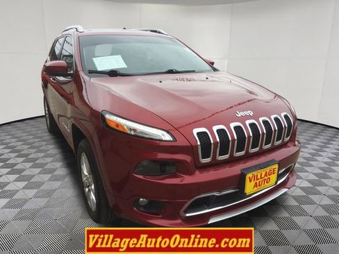 Used 2017 Jeep Cherokee Overland AWD/4WD image 18