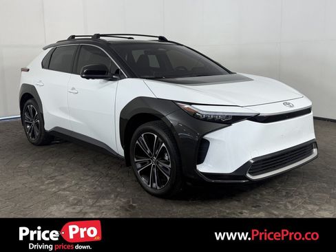 Used 2025 Toyota bZ4X AWD image 1