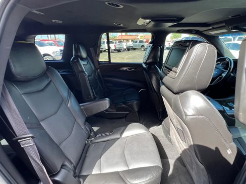 Used 2016 Cadillac Escalade Platinum AWD/4WD image 26