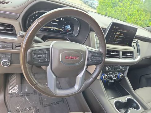 Certified 2022 GMC Yukon SLT w/ SLT Luxury Package RWD image 18