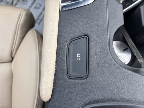 Used 2017 Cadillac XT5 FWD image 39