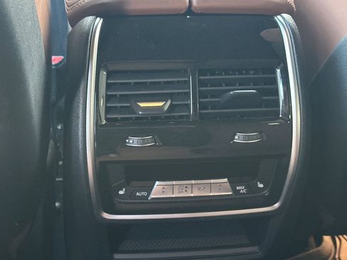 Used 2024 BMW X7 xDrive40i w/ M Sport Package image 16