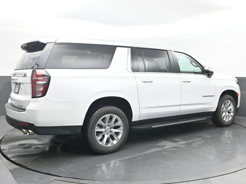 Used 2023 Chevrolet Suburban Premier image 9