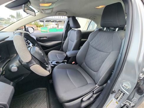 Used 2020 Toyota Corolla LE FWD image 12