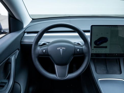 Used 2021 Tesla Model Y Long Range AWD/4WD image 12