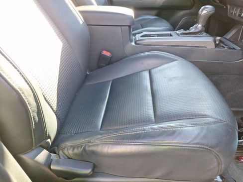 Used 2020 Toyota Tacoma TRD Sport image 36