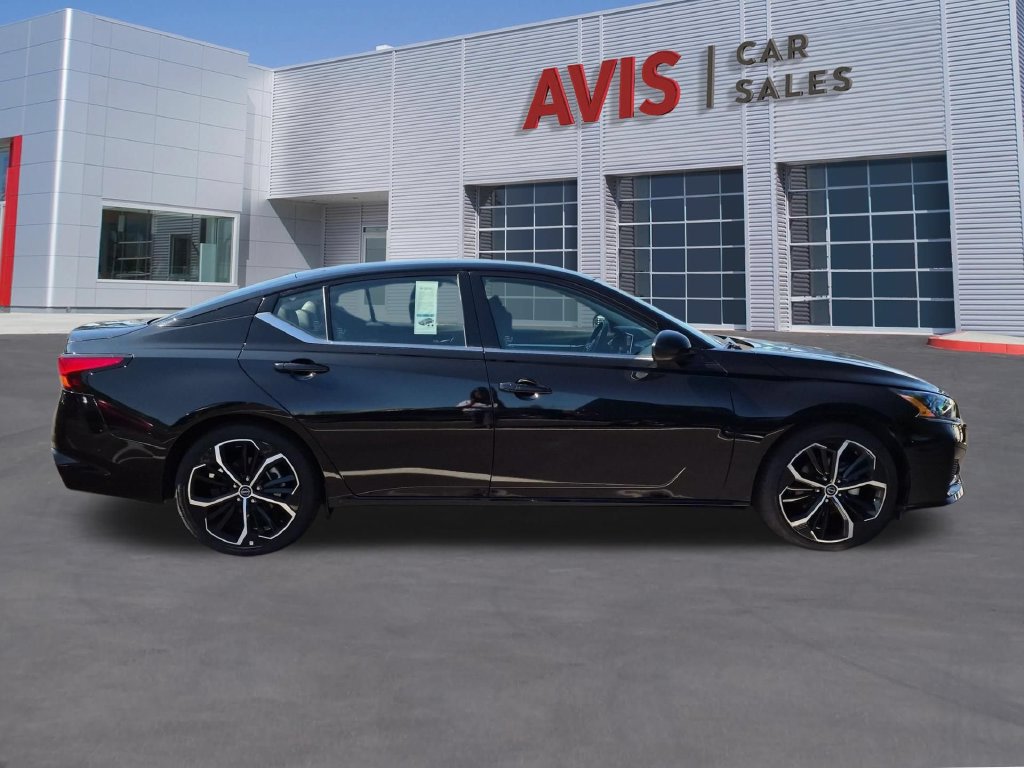 Used 2025 Nissan Altima 2.5 SR FWD image 5