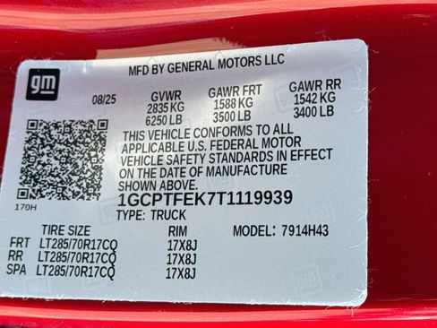 Used 2026 Chevrolet Colorado ZR2 w/ Technology Package AWD/4WD image 39