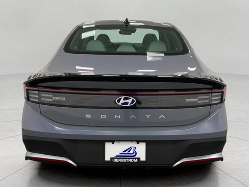 Certified 2025 Hyundai Sonata SE FWD image 4