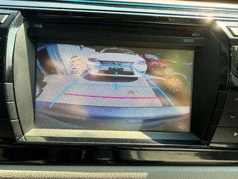 Used 2016 Toyota Corolla LE FWD image 25