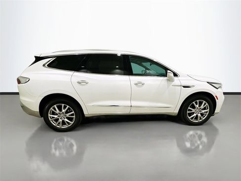 Used 2024 Buick Enclave Essence w/ Experience Buick Package image 8