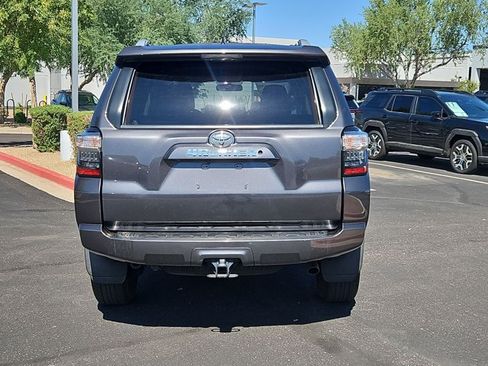 Used 2018 Toyota 4Runner SR5 AWD/4WD image 8