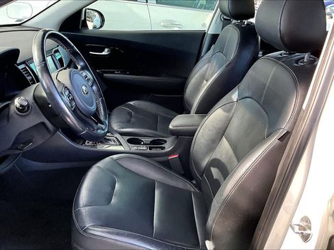Used 2019 Kia Niro Touring image 7