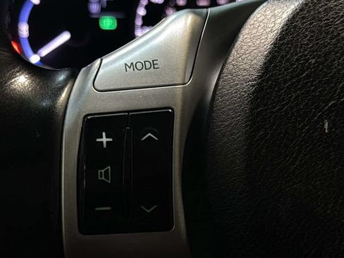 Used 2011 Lexus CT 200h Premium w/ Premium Audio Pkg FWD image 22