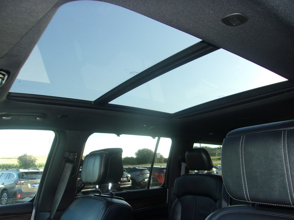 Used 2024 Jeep Grand Wagoneer L 4WD image 13