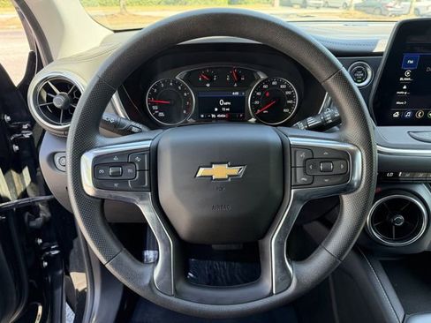 Used 2025 Chevrolet Blazer LT FWD image 16