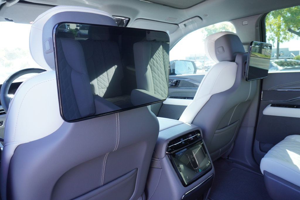 New 2026 Cadillac Escalade IQ Luxury 1 AWD/4WD image 11