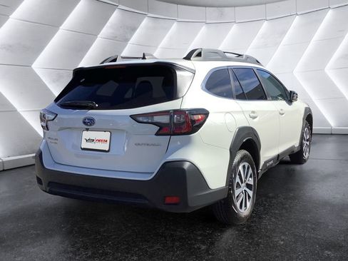 Certified 2025 Subaru Outback Premium image 4