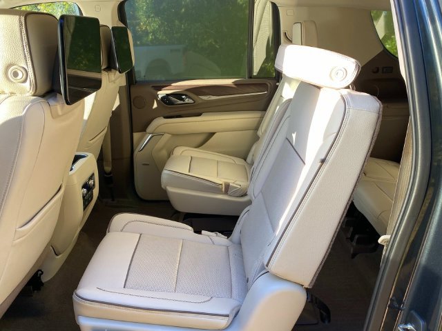 Used 2021 GMC Yukon XL Denali w/ Denali Ultimate Package AWD/4WD image 9