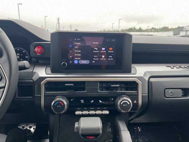 Used 2025 Toyota Tacoma TRD Sport AWD/4WD image 31