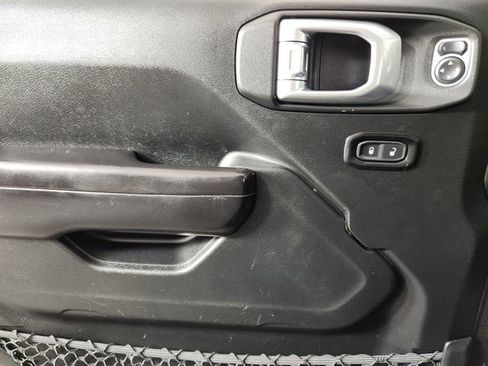 Used 2019 Jeep Wrangler Unlimited Sport S AWD/4WD image 27