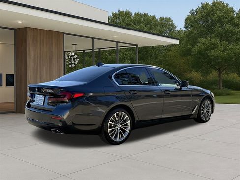 Certified 2023 BMW 530e w/ Convenience Package image 7