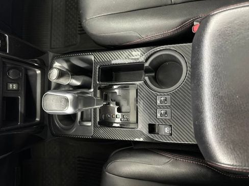 Used 2018 Toyota 4Runner TRD Off-Road Premium AWD/4WD image 21