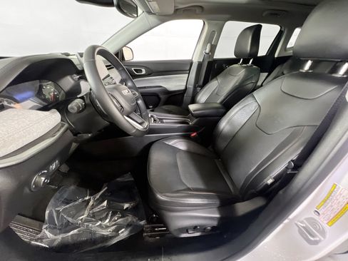 Used 2022 Jeep Compass Latitude w/ Sun and Sound Group AWD/4WD image 21