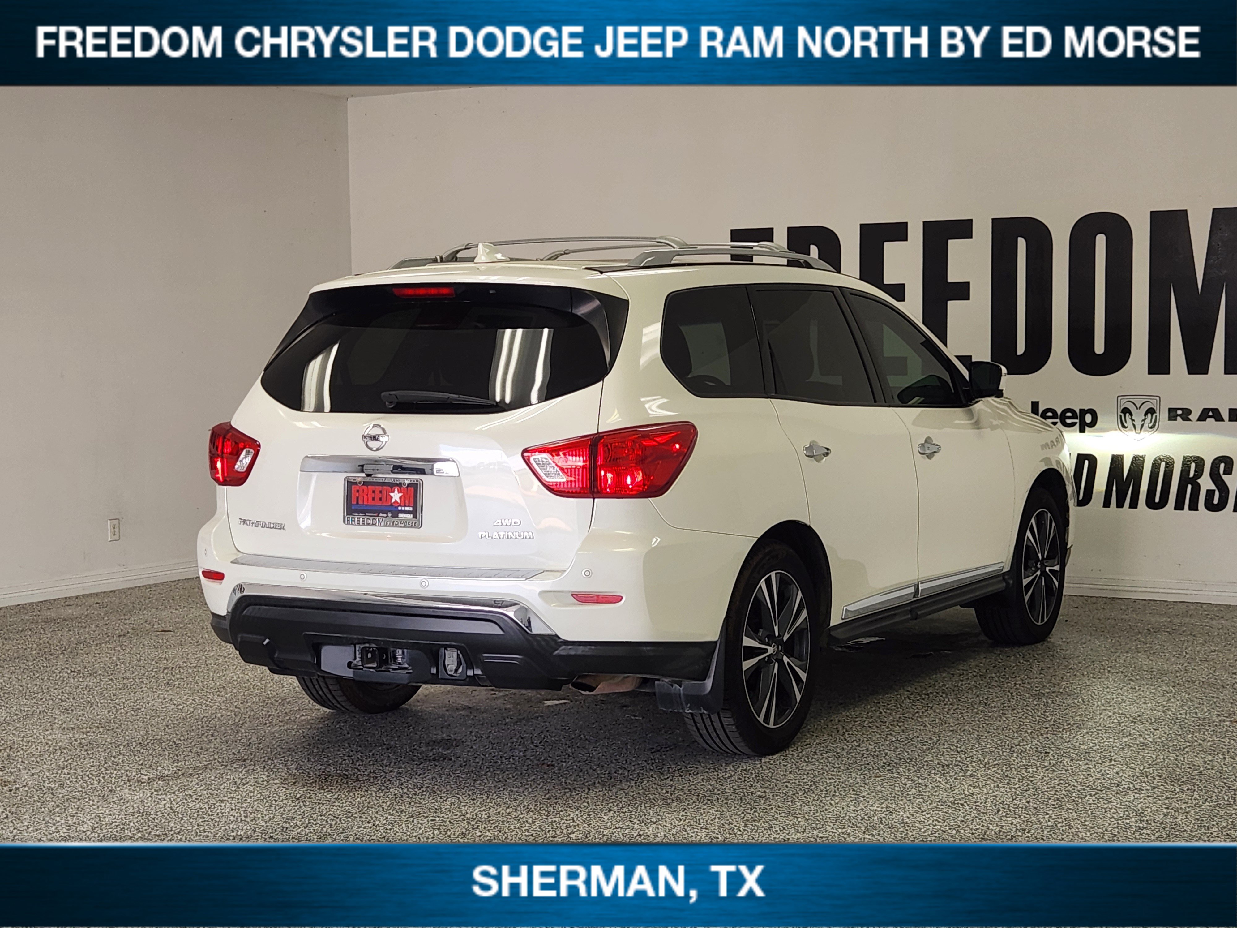 Used 2020 Nissan Pathfinder Platinum w/ Cargo Package AWD/4WD image 4