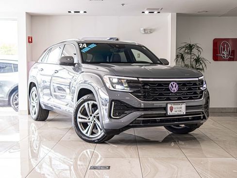 Used 2024 Volkswagen Atlas Cross Sport SEL R-Line AWD/4WD image 5