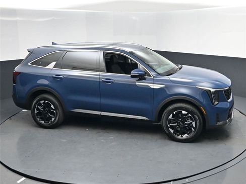 New 2026 Kia Sorento S image 11