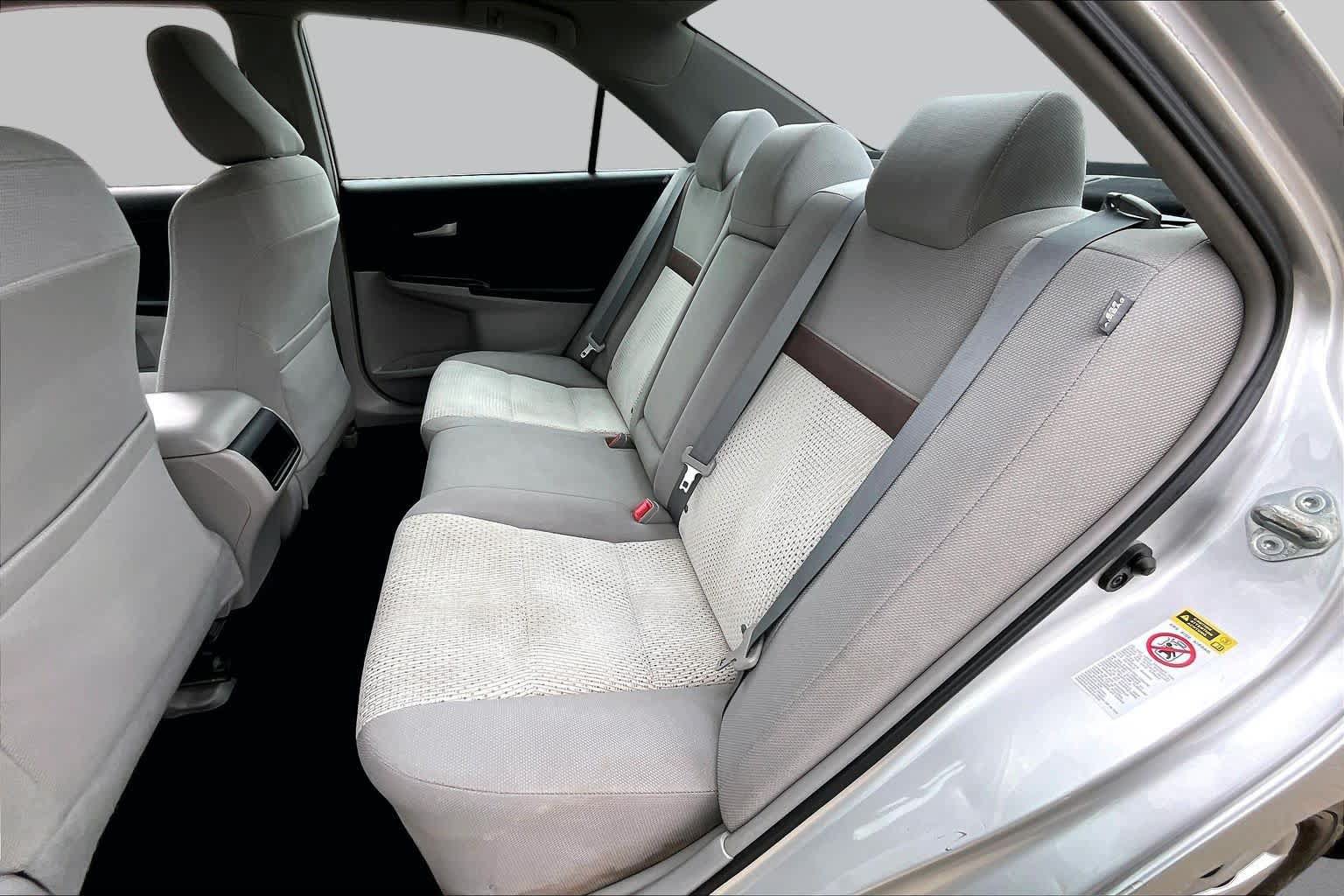 Used 2012 Toyota Camry LE FWD image 19