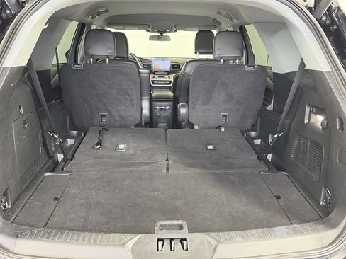 Used 2022 Ford Explorer XLT w/ Equipment Group 202A image 16