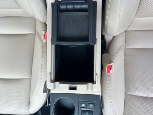 Used 2019 Subaru Outback 2.5i Limited AWD/4WD image 12