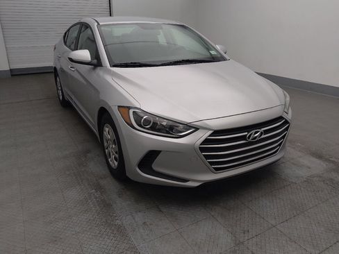 Used 2017 Hyundai Elantra SE w/ Cargo Package image 13