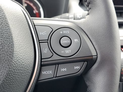 Used 2025 Toyota RAV4 XLE image 26