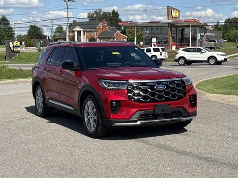 Certified 2026 Ford Explorer Platinum RWD image 3