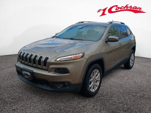 Used 2017 Jeep Cherokee Latitude w/ Safety/Convenience Group image 3