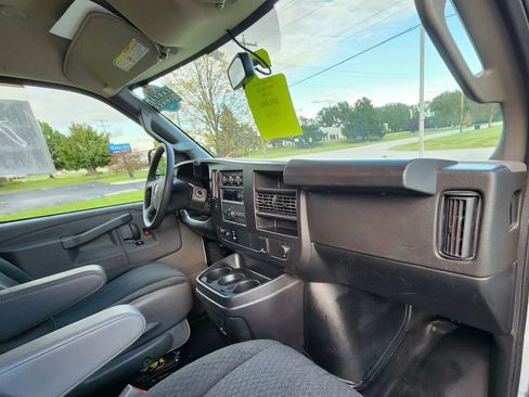 Used 2023 GMC Savana 2500 w/ Driver Convenience Package image 28