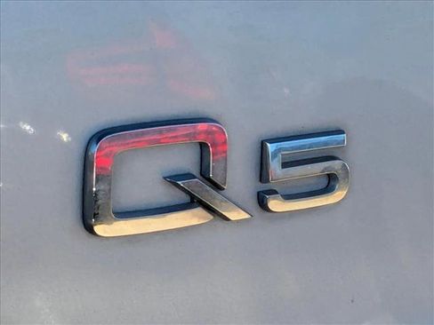 Used 2017 Audi Q5 2.0T Premium Plus w/ Technology Package image 13