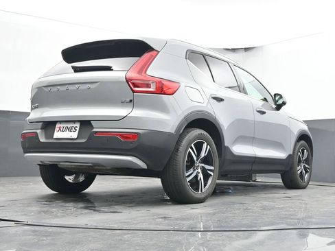 Used 2025 Volvo XC40 B5 Core AWD/4WD image 43