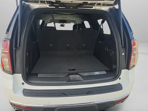 Used 2023 Chevrolet Suburban Premier AWD/4WD image 11