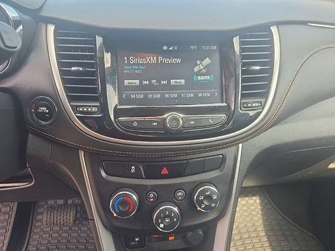 Used 2017 Chevrolet Trax LT w/ LT Convenience Package FWD image 14