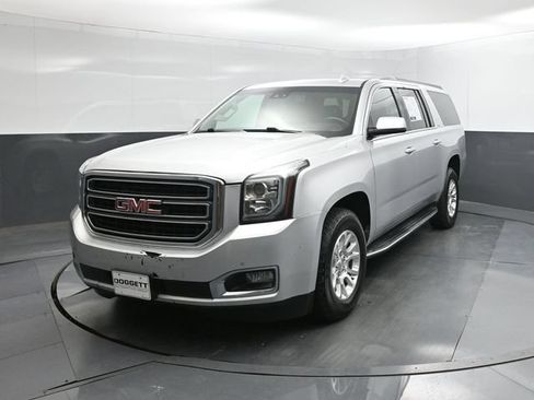 Used 2019 GMC Yukon XL SLT w/ Open Road Package AWD/4WD image 30