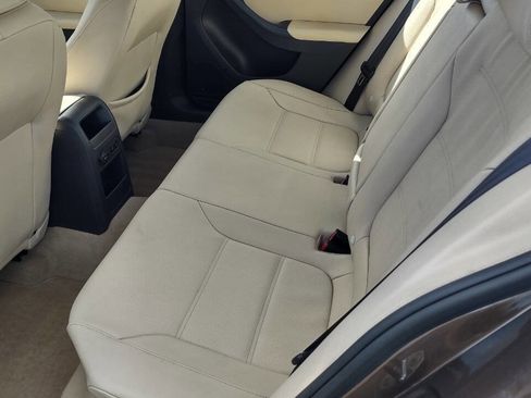 Used 2012 Volkswagen Jetta SE image 28