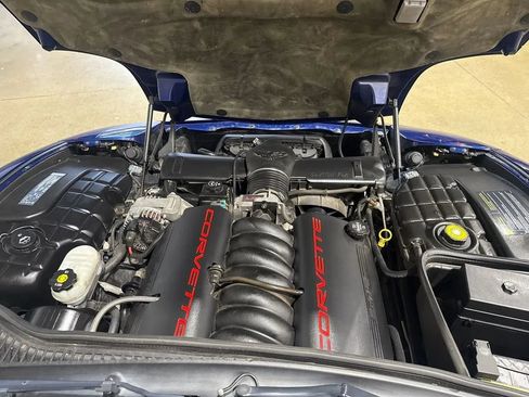Used 2004 Chevrolet Corvette Convertible w/ Preferred Equipment Group RWD image 71