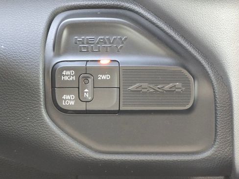 Used 2019 RAM 2500 Big Horn image 35