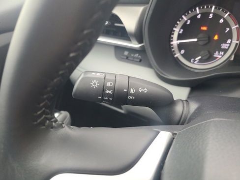 Used 2024 Toyota Highlander LE image 22