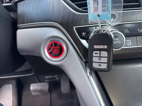 Used 2019 Honda Accord Touring image 39